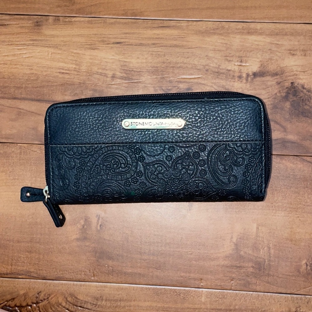 Black Stone Mountain USA woman’s wallet